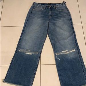 Abercrombie & Fitch High Rise ripped jeans w/tags